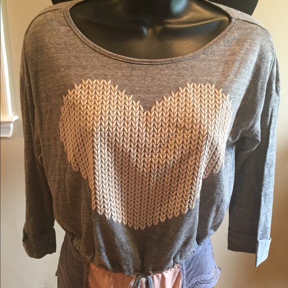 💗Heart Top💗 - Picture 3 of 3