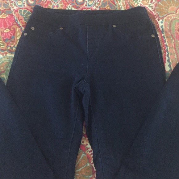 Dark blue jeans.
