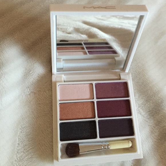 MAC LE Snow Globe 6 Shadow Palette.