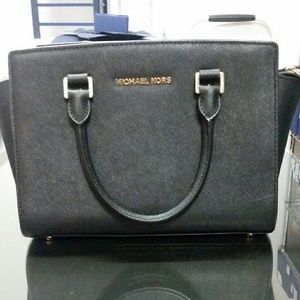 Michael Kors Selma Medium Satchel black NO TRADES