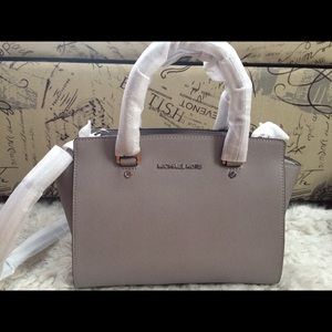 Michael Kors Selma Medium Satchel