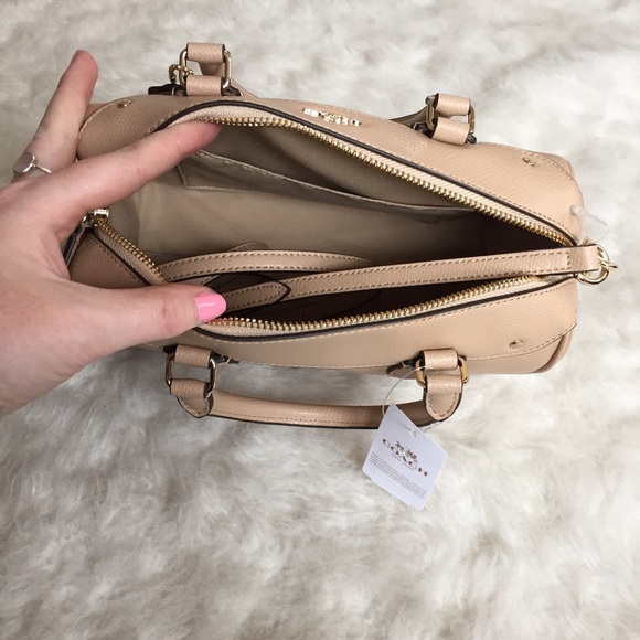 🚫SOLD🚫Coach Crossgrain Leather Mini Bennett - Picture 3 of 4