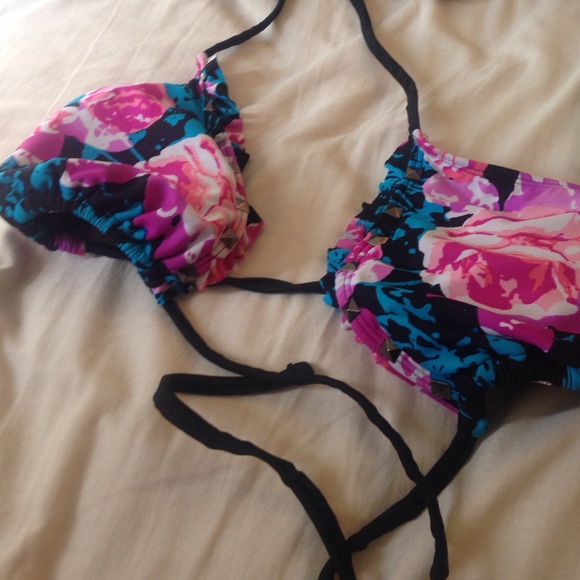 Bathing suit top - Picture 1 of 3