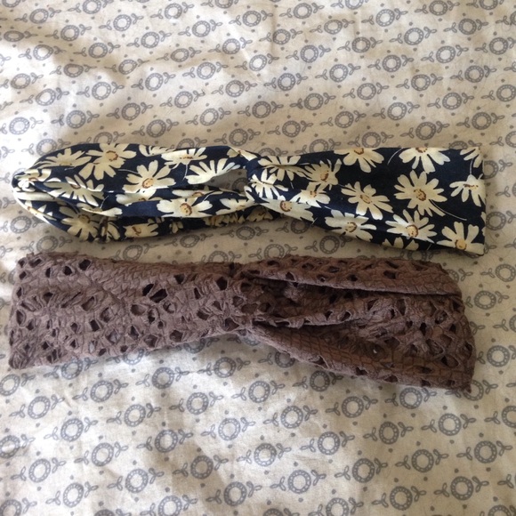 Floral & crochet headbands - Picture 1 of 1