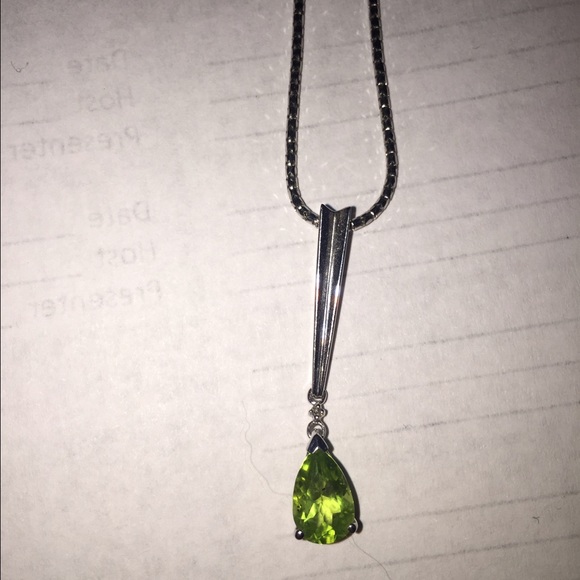 Teardrop paradox pendant