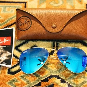 Ray-ban Aviators (gold rim | blue mirror lens)
