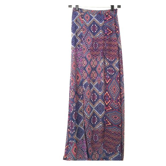 Summer time maxi skirt with two slits 💋🎀
