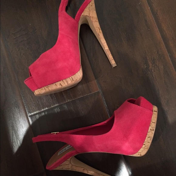 Steve Madden Red Suede Cork Heeled Pumps - Picture 4 of 4
