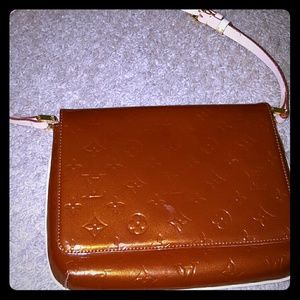 Louis Vuitton Vernis Thompson monogram Purse(Sold)