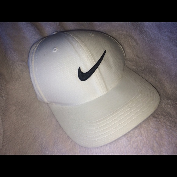 | SOLD |   Nike athletic hat