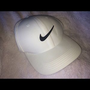 | SOLD |   Nike athletic hat