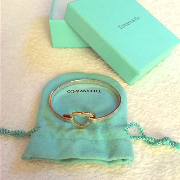 Bangle bracelet
