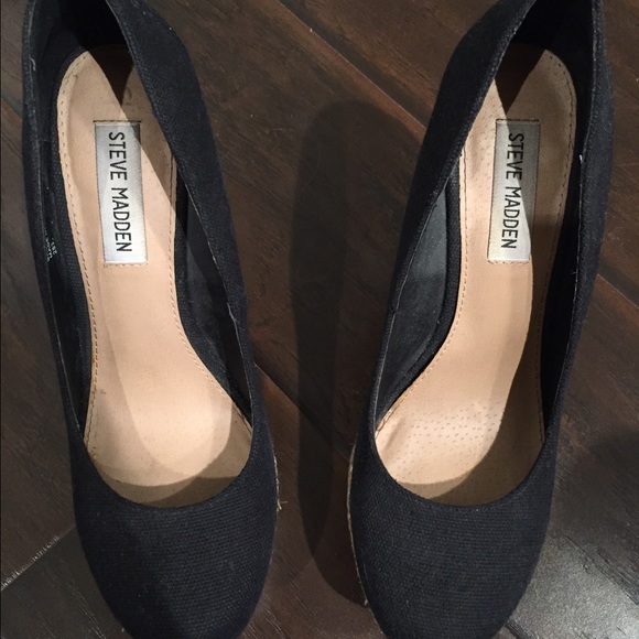 Steve Madden Black Wicker Wedges - Picture 2 of 4