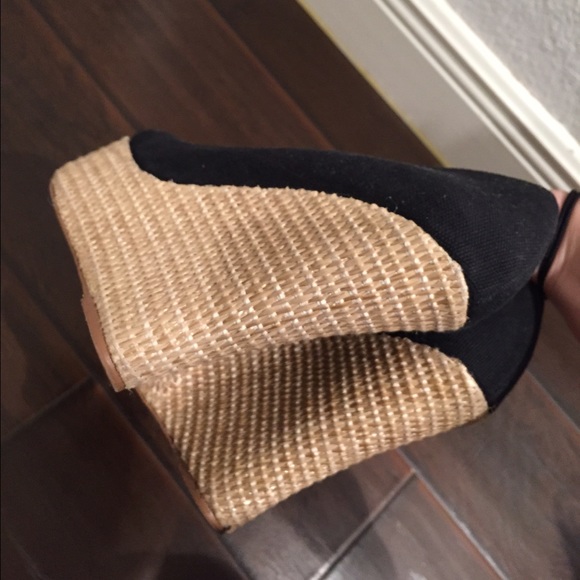 Steve Madden Black Wicker Wedges - Picture 4 of 4