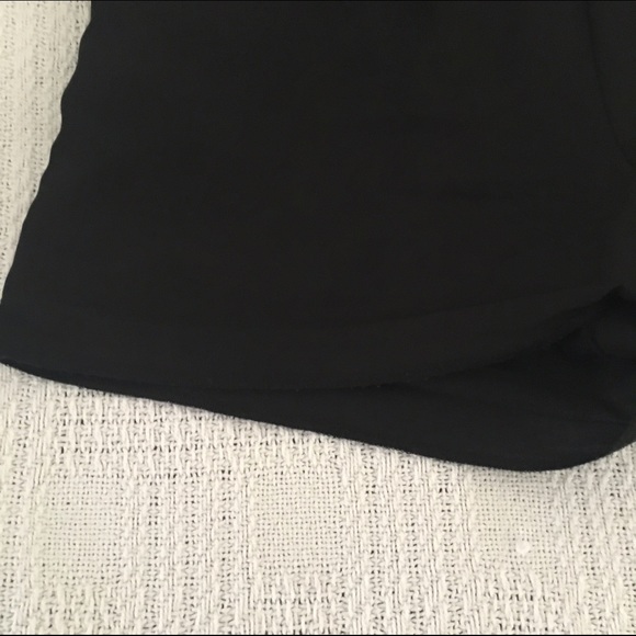 Dressy Express Romper - Picture 4 of 4