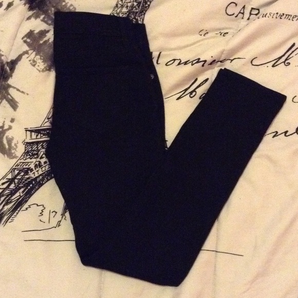 NWOT Old Navy The Flirt Black Regular Skinny Jeans