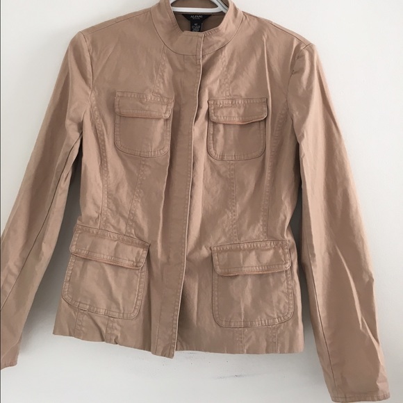 Lady coat worn several times and in good shape.