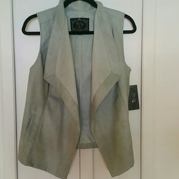 NWT  ADORABLE. VEST