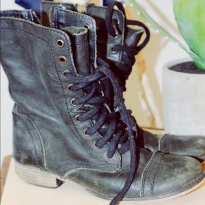 Combat boots