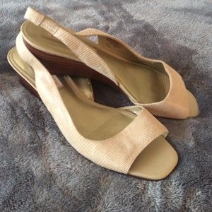 Nude textured low sling back wedges