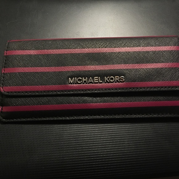 Michael Kors envelope style wallet they call it
