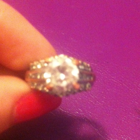 Ring - Picture 3 of 3