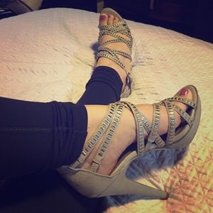 Shi Gray and Silver High Heels🌀 9