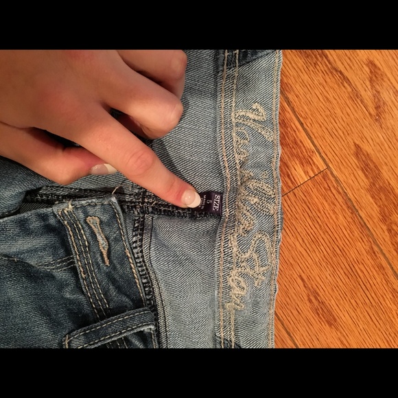 Denim shorts - Picture 3 of 3