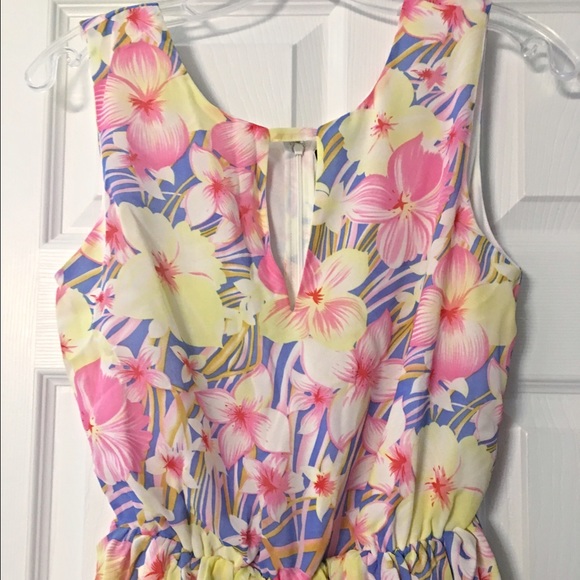 Yellow floral fully lined romper! HP 5/23 2 left - Picture 3 of 4