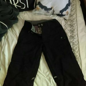Black Empyre snow pants