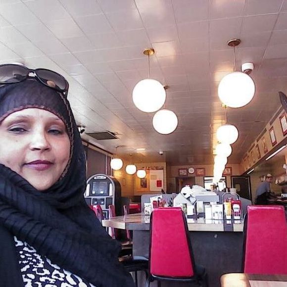 Meet your Posher, Halimo - Picture 1 of 1