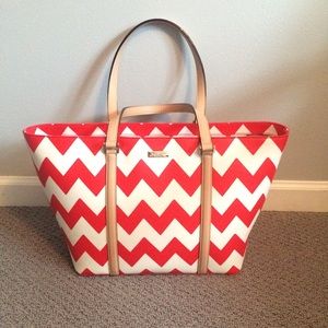❤️Chevron KATE SPADE bag❤️