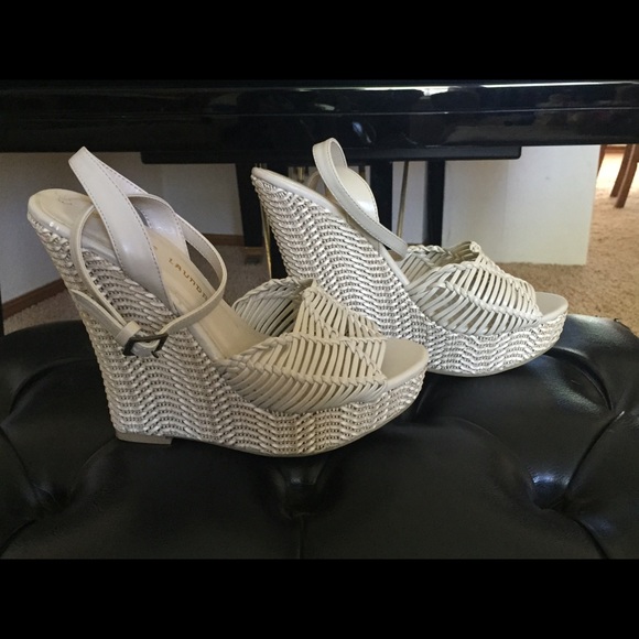 Chinese Laundry woven wedge