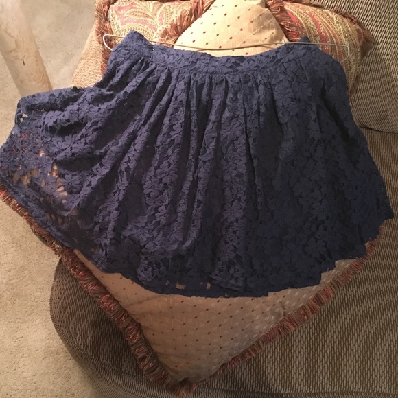 Lace skirt