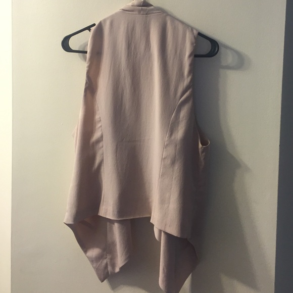 Vest - Picture 3 of 4