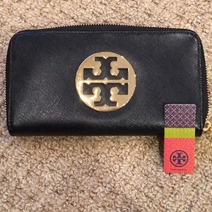 Tory burch wallet