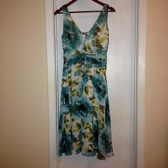 Pretty Floral Spring Dress!!! - Picture 2 of 3