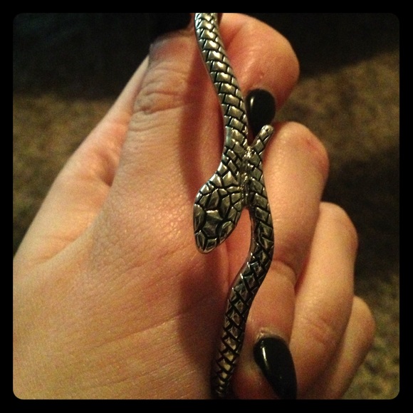 Small silver hand bracelet