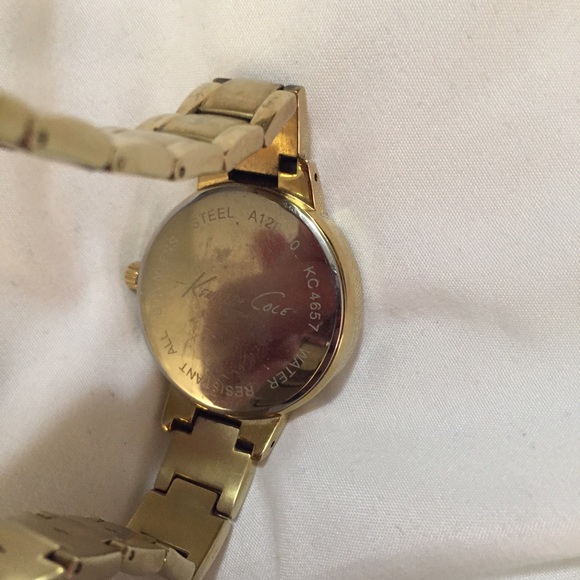 Gold Kenneth Cole watch - Picture 2 of 3