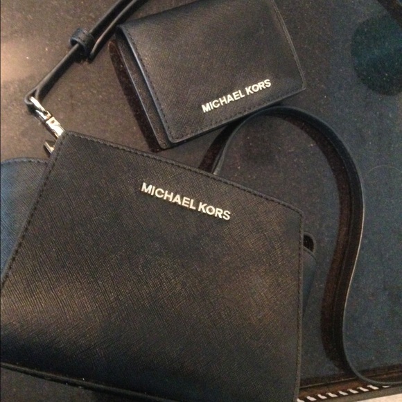 Michael Kors SELMA MINI SAFFIANO LEATHER CROSSBODY