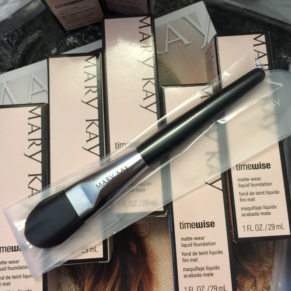 Mary Kay Liquid Foundation Brush