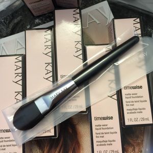 Mary Kay Liquid Foundation Brush