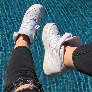 Classic Nike Air Force 1s Mid Fit 👟👟