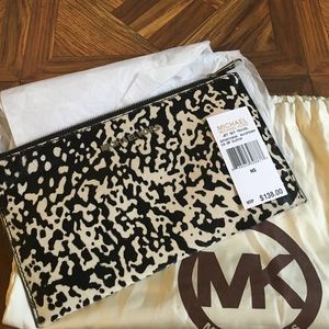 Michael Kors Jet Set Clutch