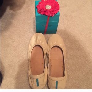 Tieks patent nude size 7