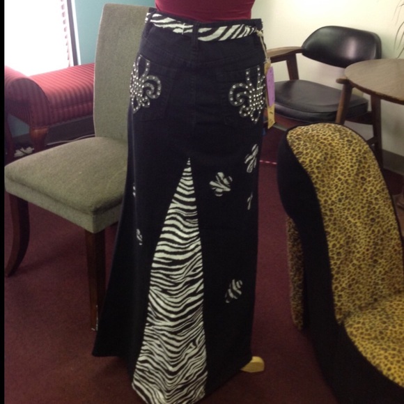 Women Long Denim Skirt (NWT)