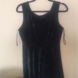 Forever 21 Green Velvet Dress