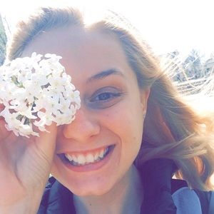 Meet your Posher, Mae