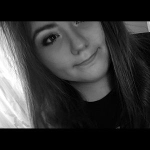 Meet your Posher, Addy