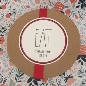 Rae Dunn set of 4 eat plates